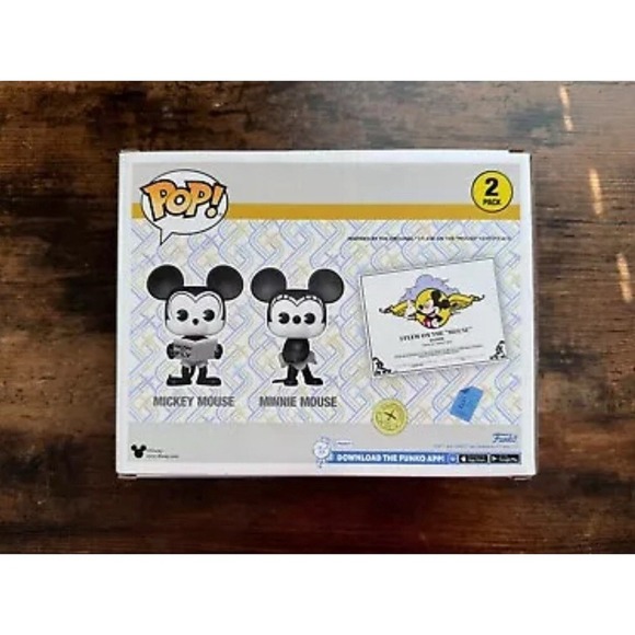 New Funko Pop! Disney D23 EXPO 2022 Mickey & Minnie Mouse Black & White 2 Pack - Picture 4 of 7